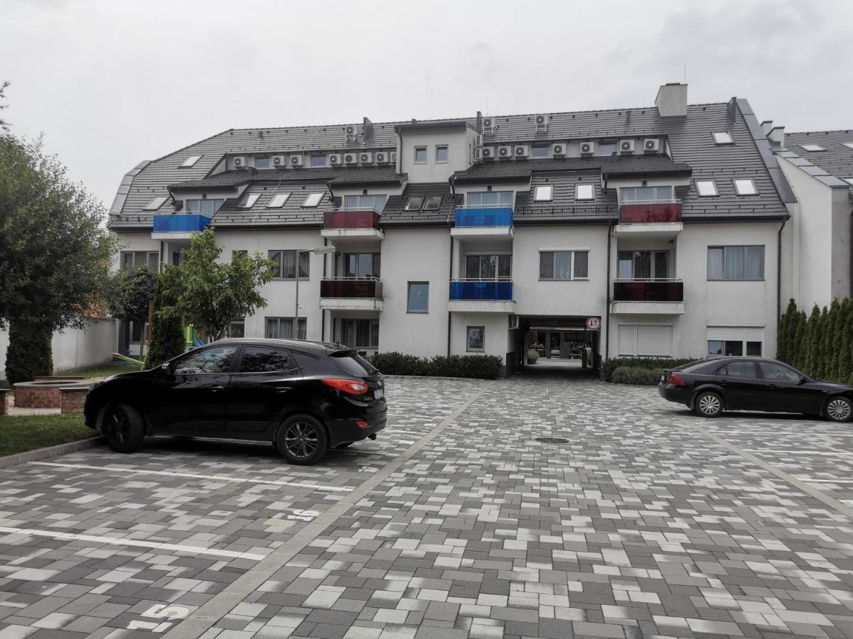 Szabo Lux Apartman Sarvar Luaran gambar